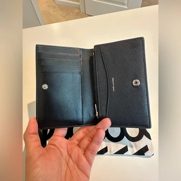 Marc Jacobs THE SLIM 84 BIFOLD WALLET - Picture 4 of 14